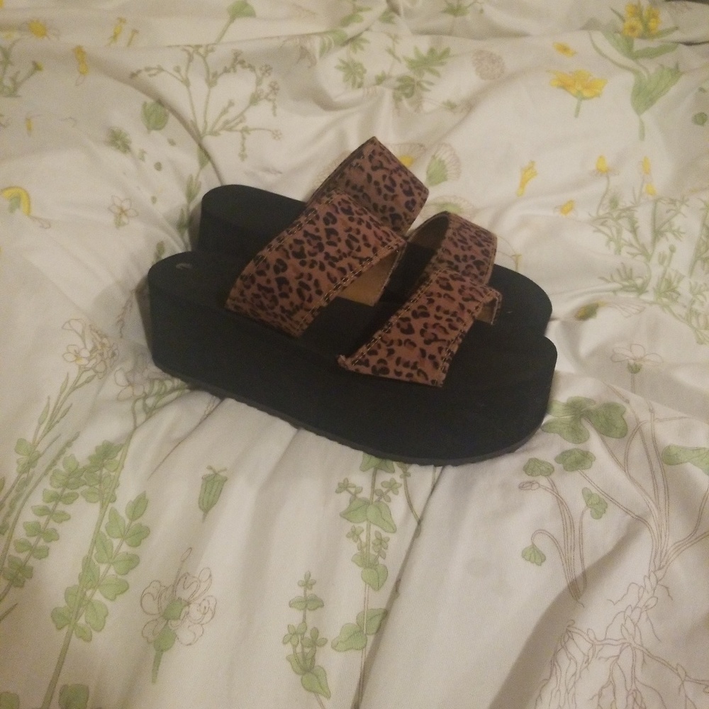 Urban Outfitters platform sandals cheetah print